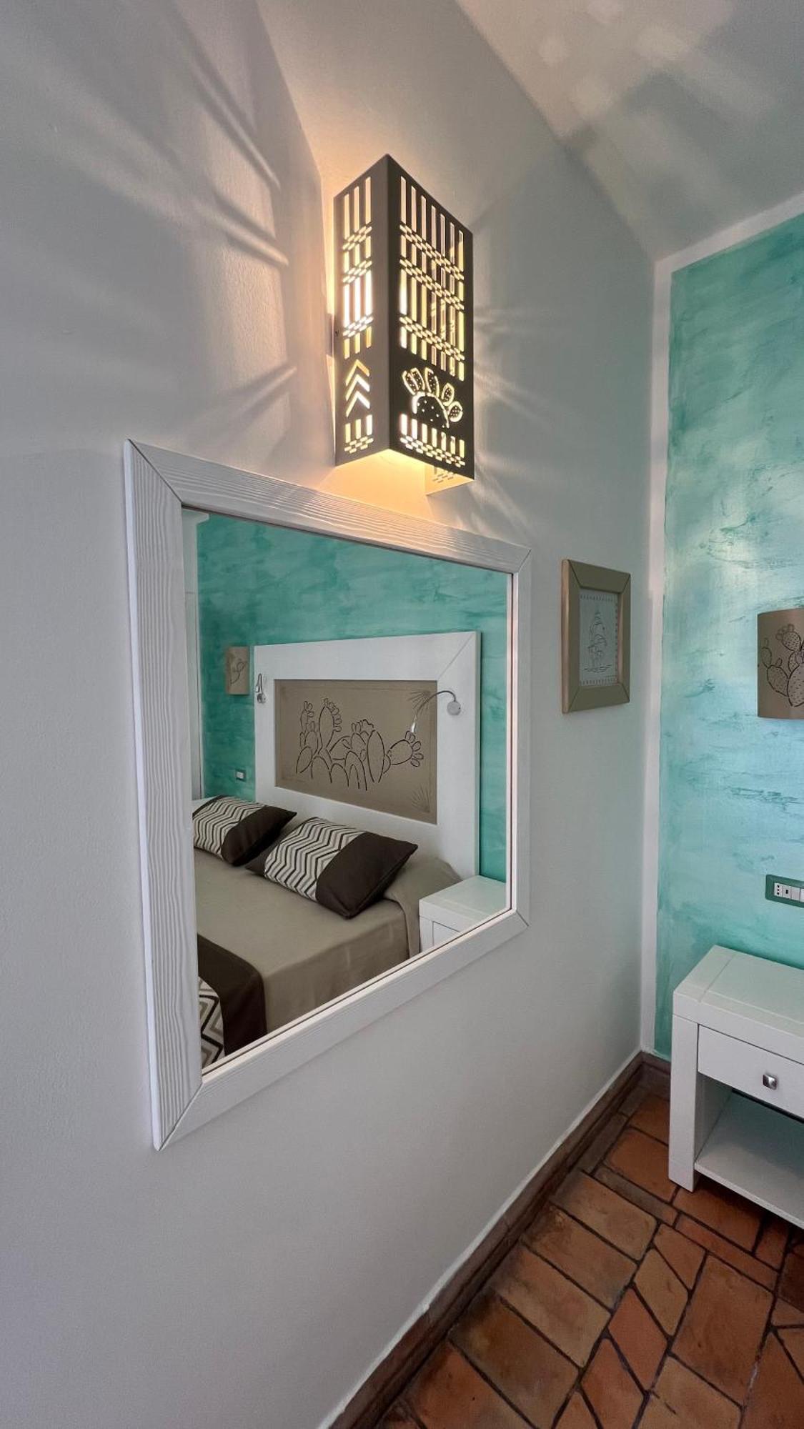 Rooms Apartaments Santa Teresa Capo Testa Eksteriør bilde